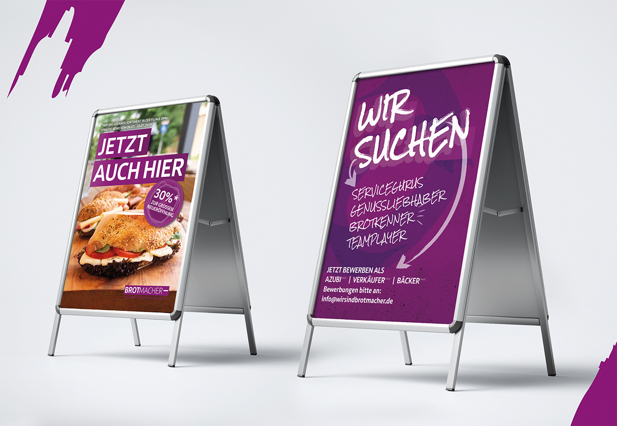 Das Bild zeigt zwei Außen Aufsteller der Firma: "Brotmacher Breu & Oberprieler GMBH"