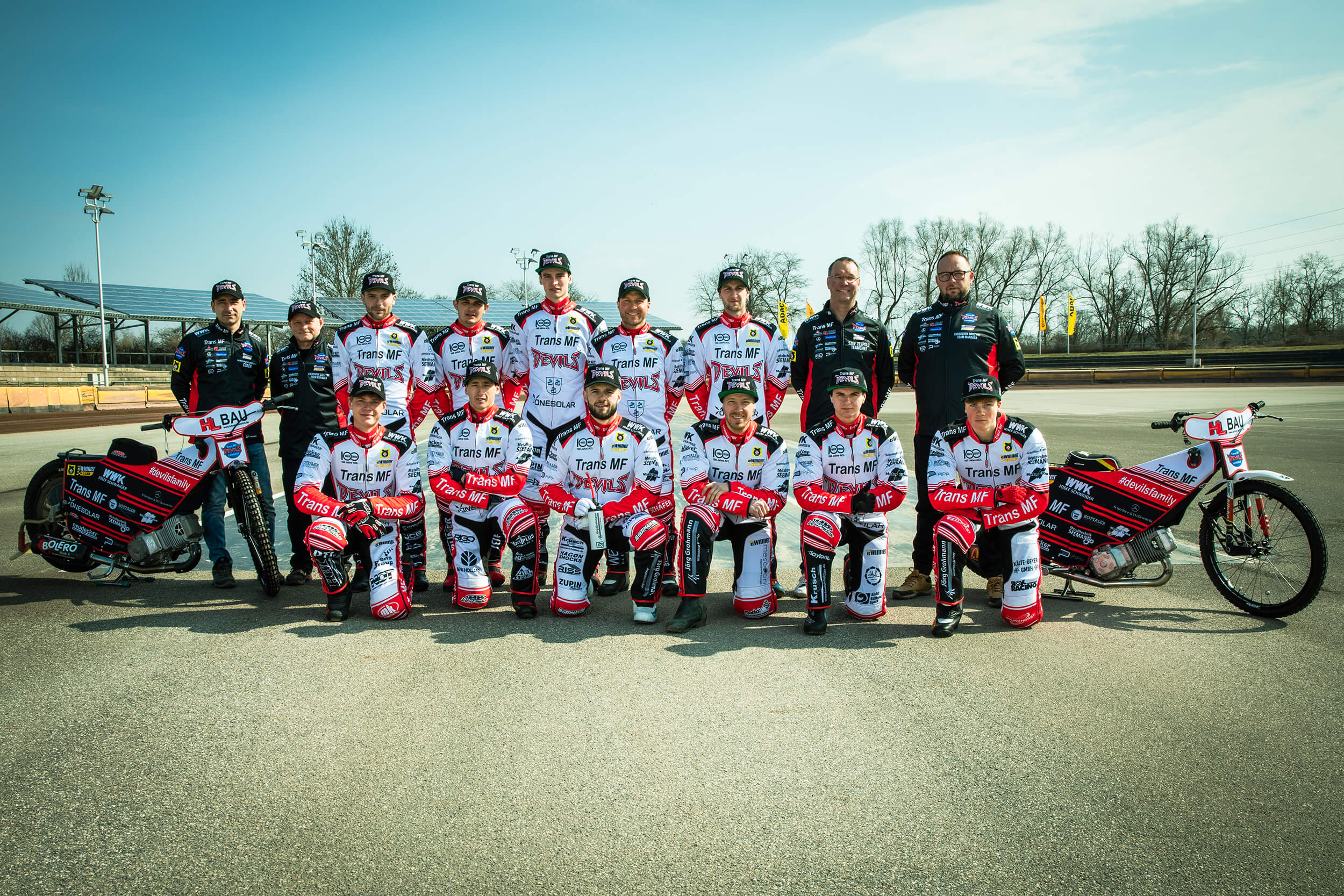 Das Bild zeigt ein Teamfoto des Damaligen Teams der ACL Speedway Devils