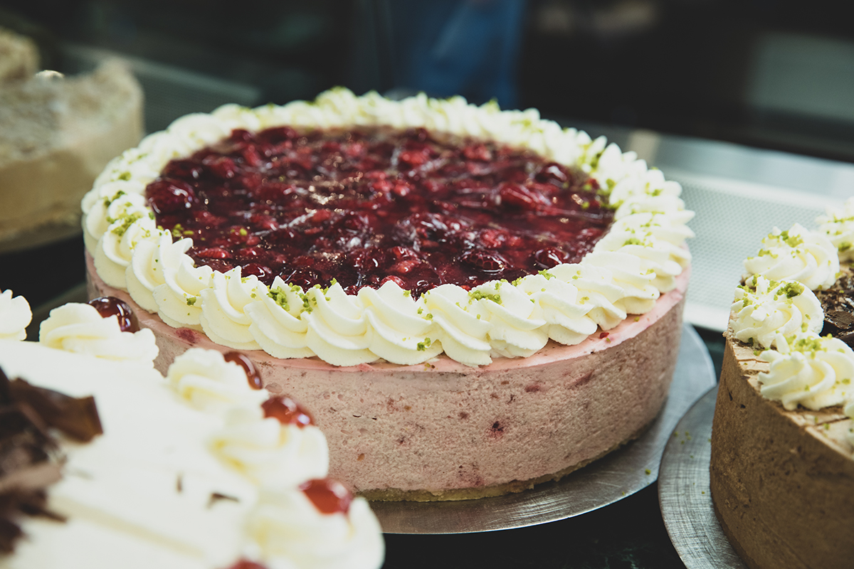 Das Bild zeigt eine Torte