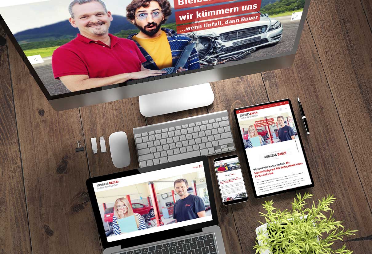 Das Bild zeigt die Website des Sachverständiger Bauer auf mehreren Ausgabegeräten